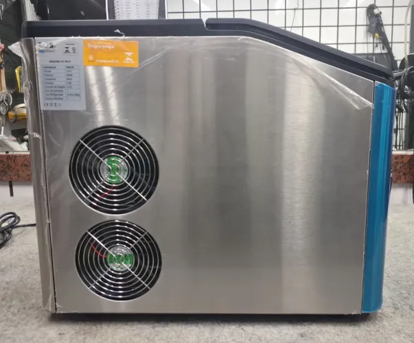 Máquina gelo EOS 35K gelo dia