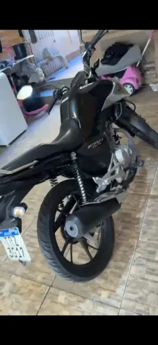 Vendo esta moto estado de nova