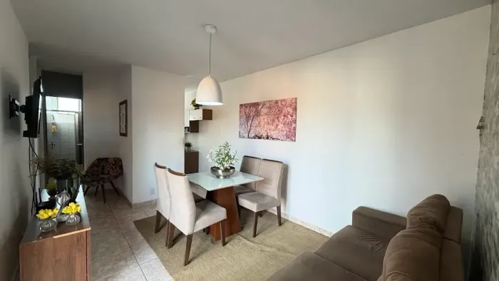 Apartamento no Setor Negrão de Lima, 2 quartos, 1 vaga, nascente, 1 lonce de escada
