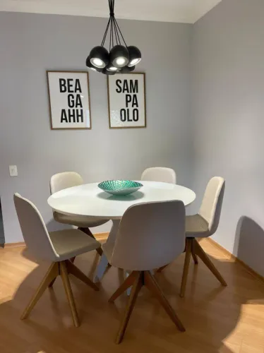 Lindas cadeiras para mesa de jantar