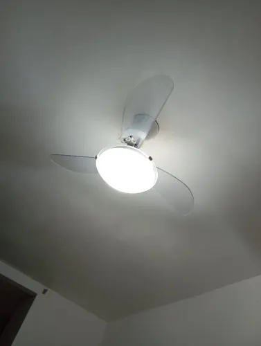 Vendo um ventilador de teto funcionando perfeitamente 