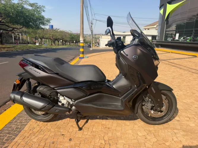 YAMAHA XMAX 300 CONECTED