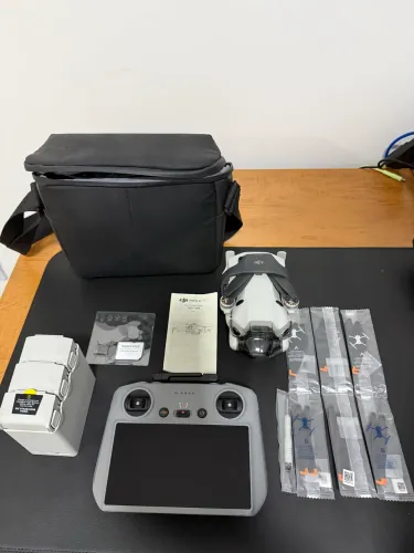 DJI Mini 4 Pro Fly More Combo RC2 Tela + 3 Baterias