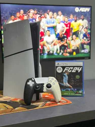 PS5 Slim + FIFA