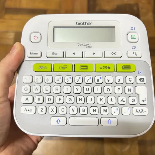 Rotuladora Brother P-Touch D210 (branca) 