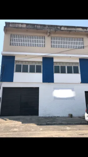 Galpão com escritórios