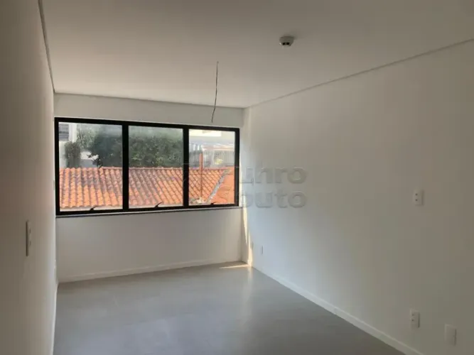 Comercial Sala em Condomínio em Pelotas