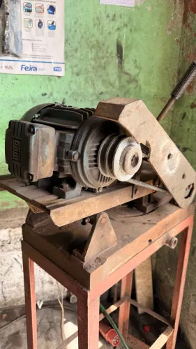 MÁQUINA DE CORTAR FERRO