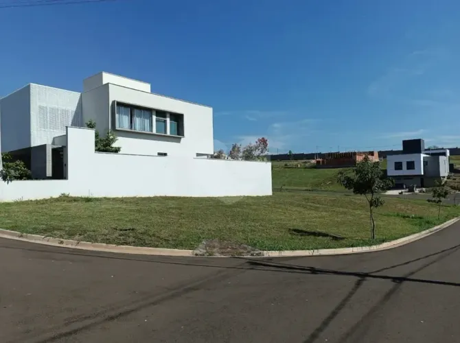 Terreno à venda no Condomínio Damha II em Piracicaba/SP.