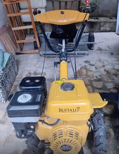? VENDO MICROTRATOR BUFFALO + ROÇADEIRA ACOPLADA ?