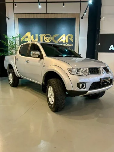 Mitsubishi L200 Triton HPE 3.2 CD TB Int.diesel AUT 2013