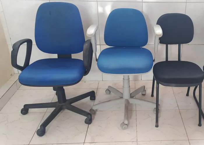 03 Cadeiras de Escritório por 250 Reais