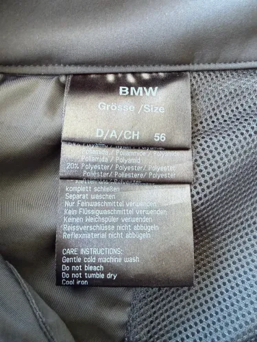 Roupa de moto feminina BMW, com pouco uso em estado de nova