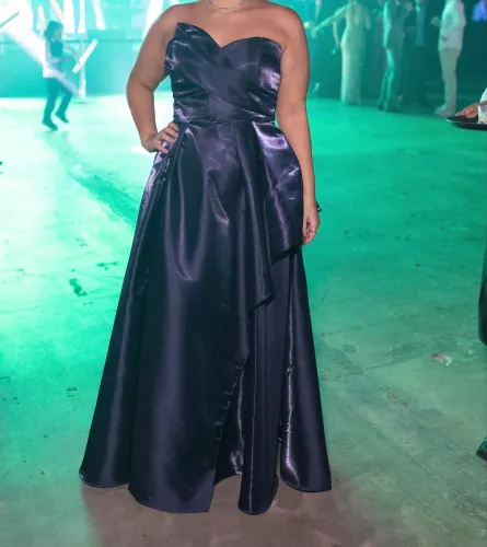 Vestido de festa de alfaiataria tomara que caia azul marinho