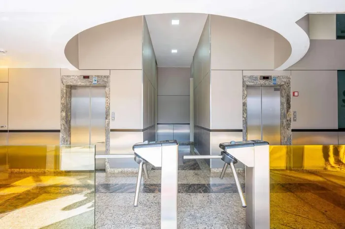 SALA COMERCIAL COM 32m²- Sia Centro Empresarial