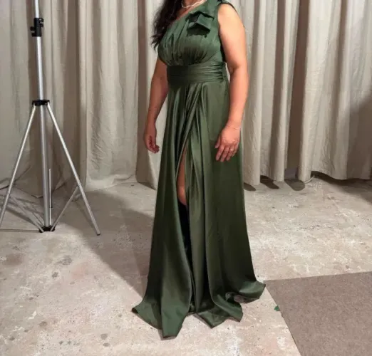 Vestido festa verde oliva