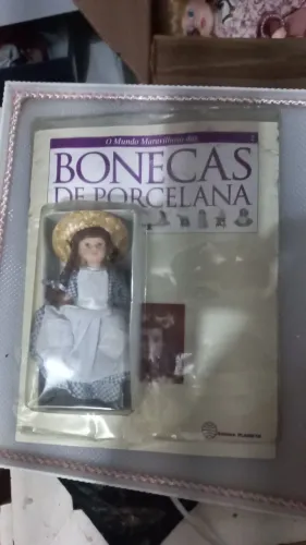 Voneca rara da coleção de bonecas de porcelana .