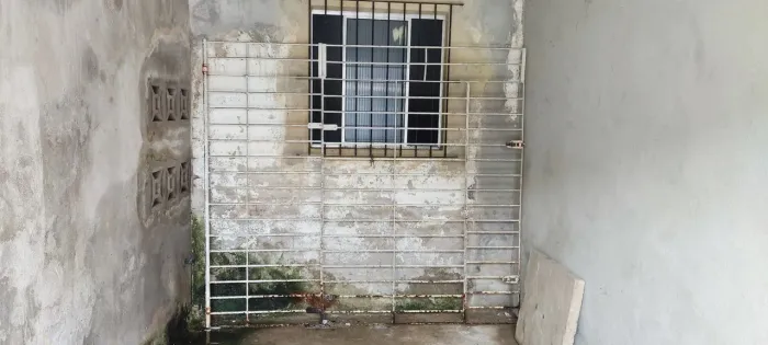 Portão para garagem ou para entrada de casa, 2m altura e 2,25 largura, pintou tá novo