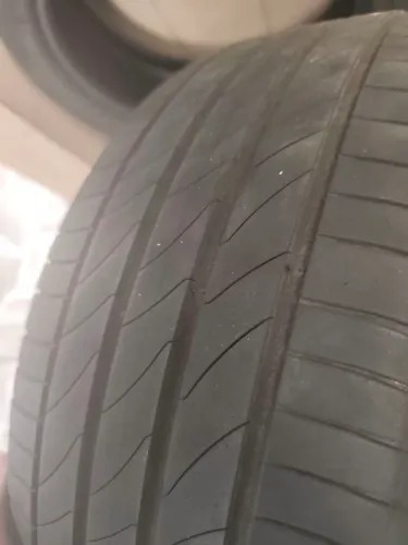 Par pneu Pirelli 205 50 R17 e Michelin primacy 4 205 50 R17