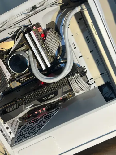 Memória RAM DDR4 T-Force Xtreem (Branco)