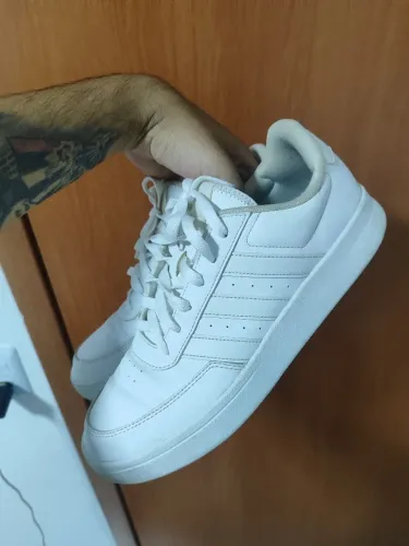 Tênis Adidas 42