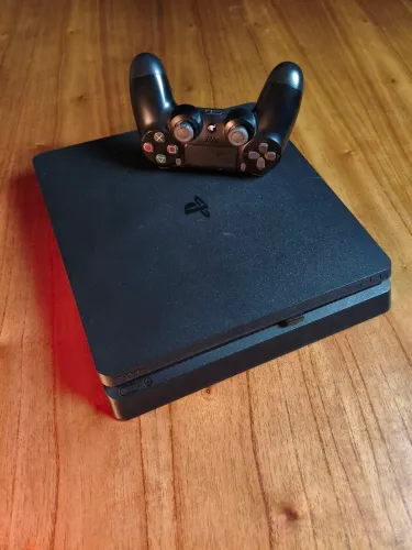 Playstation 4 - Muito novo