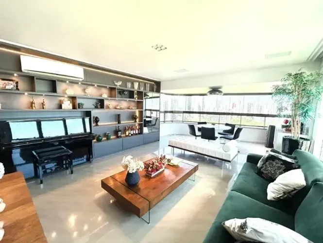 Apartamento com 229m², 4 suítes, nascente, andar alto, Torre - Recife - PE