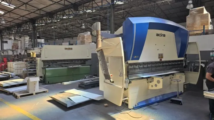 PORTUGAL, Técnico para viradeira, quinadeira, guilhotina, laser de chapa