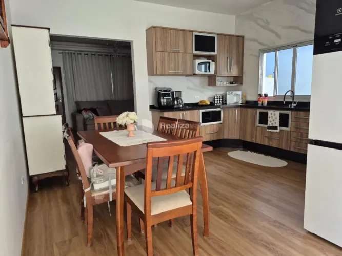 Casa em Condomínio em Taubaté  185m² Privativos  3 Quartos (1 Suíte)  4 Vagas  Armários Pl