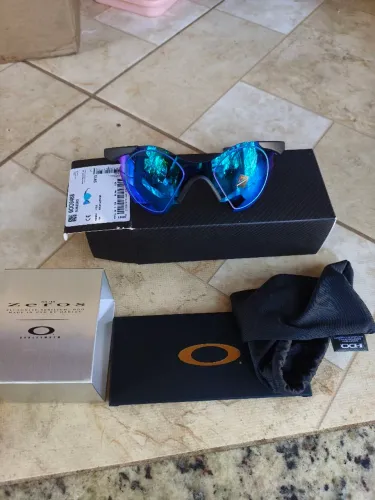 Oakley subzero