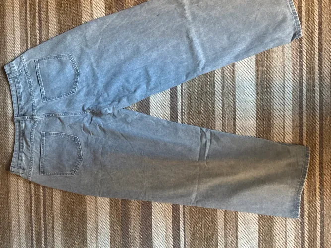 CALÇA JEANS NUNCA USADA