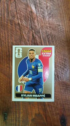 Figurinha Extra stickers dourada do kylian mbappé