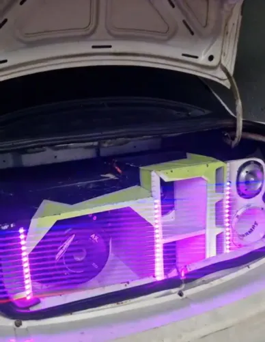 Vendo som automotivo 