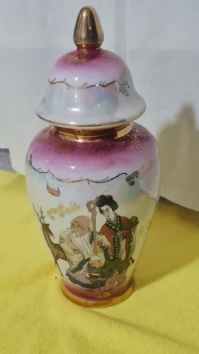 Lindo potiche porcelana chinesa.
