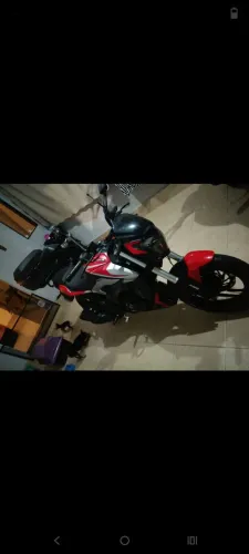 Moto Dominar 250 preto com vermelho