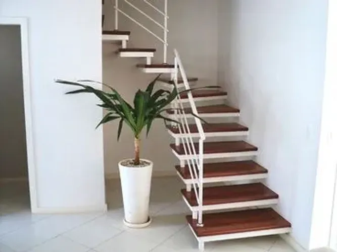 ESCADAS DE CONCRETO APARENTE
