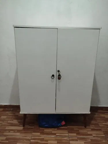 Guarda-roupa/ armário 