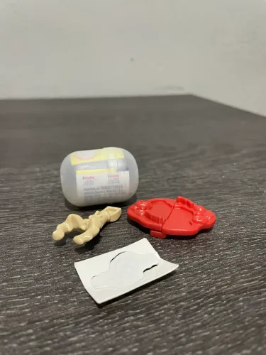 miniatura kinder ovo