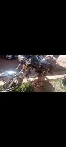 Suzuki intruder. Muito nova