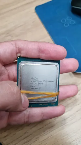 Xeon E5 2650 v2