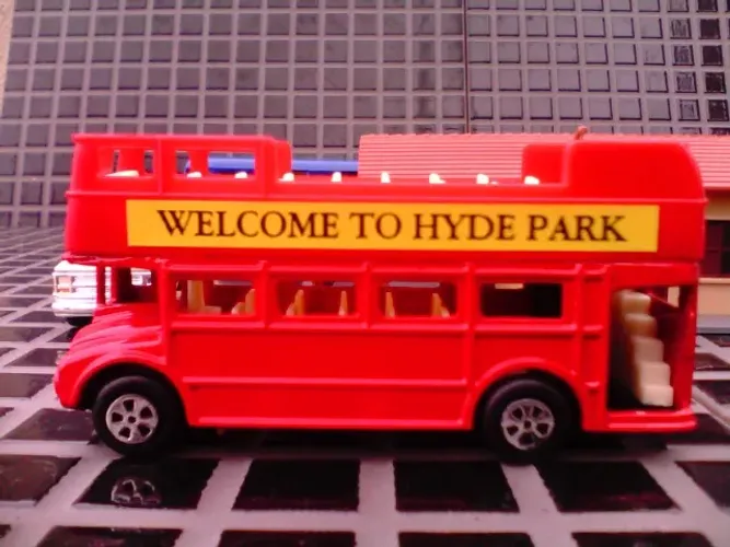 Mini Ônibus de Londres Retro Double Decker 88 AEC ROUTEMASTER RM  Escala 1/87 Die Cast.