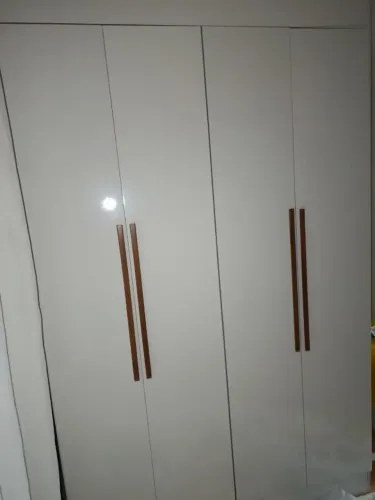 Guarda roupa 4 portas, semi novo, montado, não entregamos.