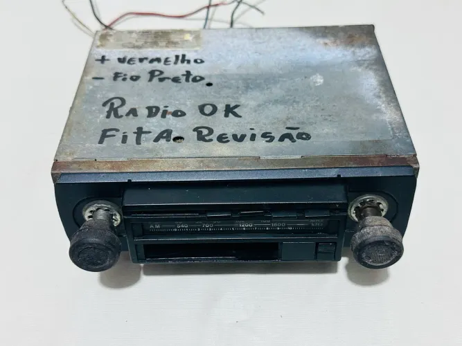 Antigo rádio toca fitas Sharp (rádio ok/ fita revisão) ler anúncio veículos antigos