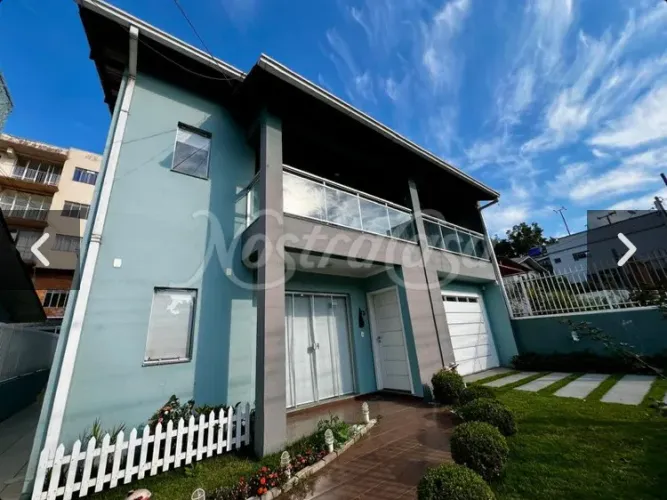 Casa ampla no Centro de Chapecó com excelente potencial