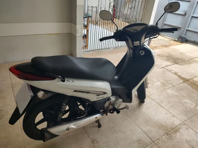 VENDO MOTO HONDA BIZ + 125 EX