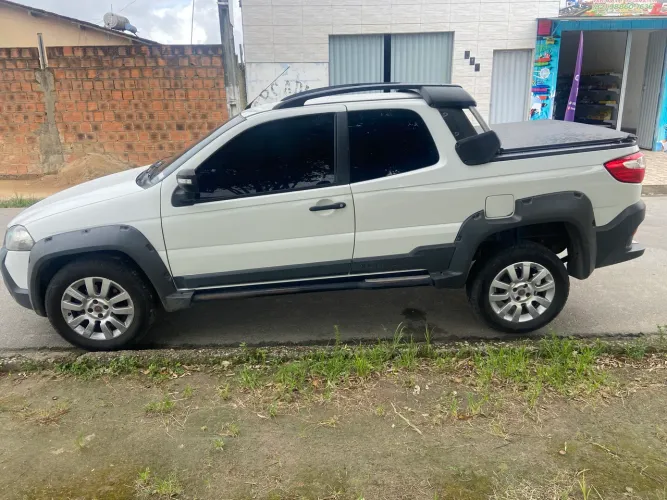 Fiat Strada Adventure1.8/ 1.8 Locker Flex CD 2015