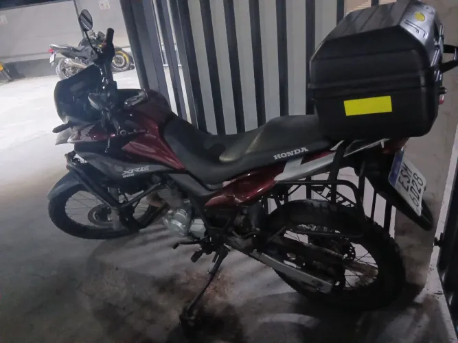 VENDO/TROCA HONDA XRE 300 2011. Valor 15.000,00.