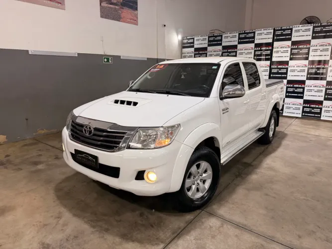 Toyota Hilux CD SRV D4-d 4X4 3.0 TDI Diesel AUT 2014