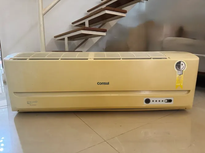 Ar condicionado Cônsul 18000 btus.