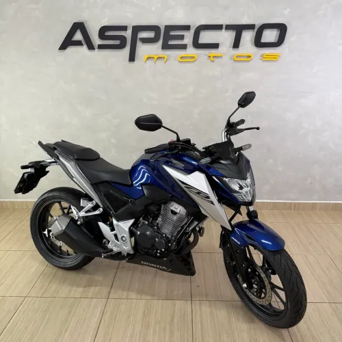 CB300F Twister (Impecável)